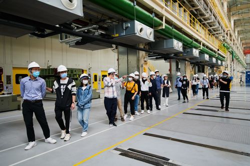 探索領(lǐng)克余姚工廠 科技賦能，服務(wù)未來