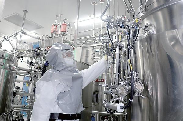 走進全球最大新冠滅活疫苗生產車間 揭秘生物制品的“智”造之旅